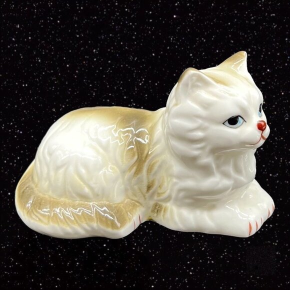 Vintage Genuine Bone China White Gray Cat Kitten Figurine Taiwan 3.5”W 2”T - Picture 2 of 12